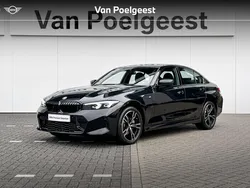 Black sapphire metallic (zwart metallic) Gebruikt 2024 BMW 320e Comfort Edition Sedan | € 42.900 (Super prijs)