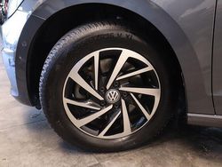 Grijs Gebruikt 2018 VW Touran Comfortline MPV | € 24.950 (Eerlijke prijs)