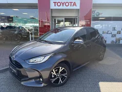 Grijs Nieuw 2025 Toyota Yaris Hatchback | € 27.700 (Eerlijke prijs)
