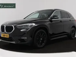 Zwart Gebruikt 2020 BMW X1 Executive SUV | € 21.945 (Goede deal)