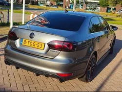 Grijs Gebruikt 2013 VW Jetta Highline Sedan | € 11.000 (Duur)