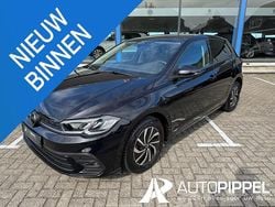 Zwart Gebruikt 2023 VW Polo Life Hatchback | € 22.500 (Eerlijke prijs)