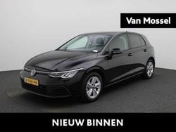 Zwart Gebruikt 2022 VW Golf VIII Life Hatchback | € 19.400 (Goede deal)