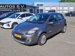 Grijs Gebruikt 2011 Renault Clio II Collection Hatchback | € 2.450 (Eerlijke prijs)