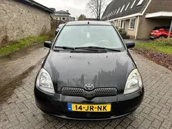 Zwart Gebruikt 2002 Toyota Yaris Hatchback | € 2.350