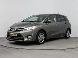 Grijs, metallic lak Gebruikt 2016 Toyota Verso Limited MPV | € 12.945 (Goede deal)