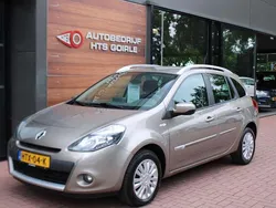 Grijs, metallic lak Gebruikt 2012 Renault Clio GrandTour Collection Stationwagen | € 5.450 (Eerlijke prijs)