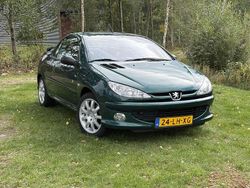 Groen Gebruikt 2003 Peugeot 206 Cabriolet | € 2.750 (Iets duurder)