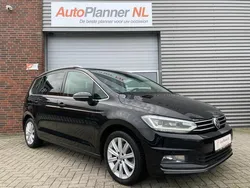 Zwart, metallic lak Gebruikt 2015 VW Touran MPV | € 17.444 (Eerlijke prijs)
