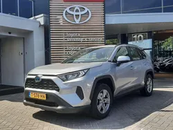 Grijs Gebruikt 2023 Toyota RAV4 Hybrid Active SUV | € 38.900 (Eerlijke prijs)