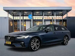 Blauw, metallic lak Gebruikt 2022 Volvo V90 Ultimate Stationwagen | € 41.900