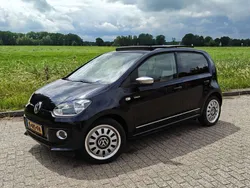 Zwart Gebruikt 2012 VW up! Black Edition Hatchback | € 7.500 (Iets duurder)