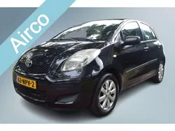 Zwart Gebruikt 2010 Toyota Yaris Hatchback | € 4.450 (Eerlijke prijs)