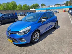 Blauw Gebruikt 2016 Renault Clio IV Expression Hatchback | € 7.450