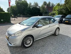 Grijs Gebruikt 2012 Peugeot 208 Envy Hatchback | € 5.995 (Eerlijke prijs)