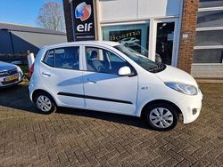 Wit (metallic) Gebruikt 2012 Hyundai i10 Hatchback | € 1.688 (Eerlijke prijs)
