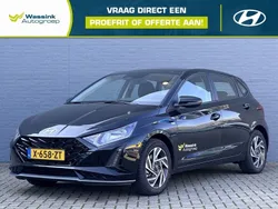 Phantom black (zwart mica) Gebruikt 2024 Hyundai i20 Comfort Hatchback | € 21.940 (Eerlijke prijs)