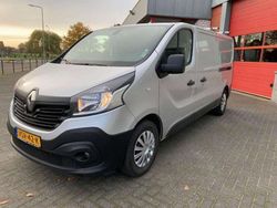 Grijs Gebruikt 2017 Renault Trafic Van | € 13.039 (Duur)