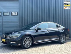 Zwart Gebruikt 2020 VW Passat Business Sedan | € 22.745 (Eerlijke prijs)
