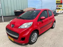 Rood Gebruikt 2009 Peugeot 107 Hatchback | € 1.750 (Goede deal)