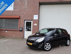 Zwart Gebruikt 2012 Opel Corsa Selection Hatchback | € 3.299 (Eerlijke prijs)