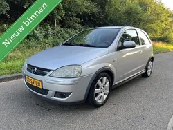 Grijs Gebruikt 2006 Opel Corsa Hatchback | € 1.000 (Goede deal)