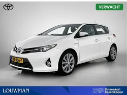 Wit Gebruikt 2015 Toyota Auris Executive Hatchback | € 12.450 (Eerlijke prijs)