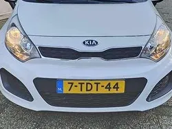 Wit Gebruikt 2014 Kia Rio MPV | € 5.500 (Eerlijke prijs)