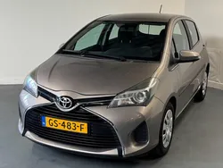 Bruin Gebruikt 2015 Toyota Yaris Style Hatchback | € 9.845 (Eerlijke prijs)