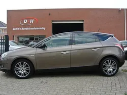 Bruin Gebruikt 2012 Lancia Delta Platinum Hatchback | € 3.699 (Eerlijke prijs)
