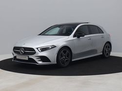 Grijs, metallic lak Gebruikt 2022 Mercedes A180 AMG line Hatchback | € 31.400 (Eerlijke prijs)