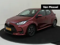 Rood Gebruikt 2021 Toyota Yaris Hybrid Hatchback | € 21.945 (Eerlijke prijs)