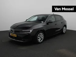 Zwart Gebruikt 2023 Opel Astra Business Edition Hatchback | € 21.900 (Eerlijke prijs)