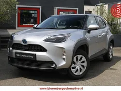 Zilver Gebruikt 2024 Toyota Yaris Cross Active SUV | € 25.900 (Eerlijke prijs)