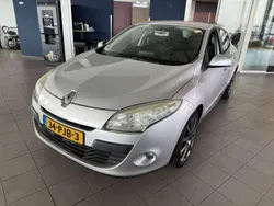 Grijs Gebruikt 2011 Renault Mégane III Expression Hatchback | € 5.490 (Eerlijke prijs)