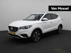Wit Gebruikt 2020 MG ZS Luxury Sedan | € 15.495 (Eerlijke prijs)