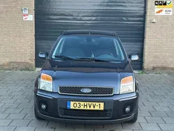 Grijs Gebruikt 2009 Ford Fusion Futura MPV | € 3.750 (Eerlijke prijs)