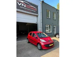 Rood Gebruikt 2008 Peugeot 107 Hatchback | € 1.950 (Eerlijke prijs)