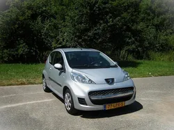 Grijs Gebruikt 2010 Peugeot 107 Hatchback | € 1.950 (Eerlijke prijs)