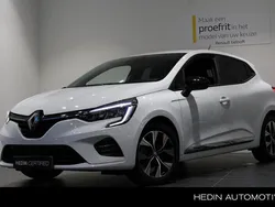 Wit Gebruikt 2022 Renault Clio V Evolution Hatchback | € 15.950 (Eerlijke prijs)