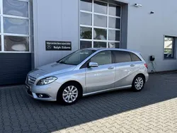 Grijs Gebruikt 2014 Mercedes B180 Prestige MPV | € 13.850 (Eerlijke prijs)
