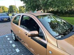 Geel Gebruikt 2003 Opel Corsa Enjoy Hatchback | € 950 (Eerlijke prijs)