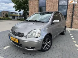 Grijs Gebruikt 2005 Toyota Yaris Hatchback | € 3.450 (Iets duurder)