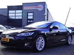 Zwart, metallic lak Gebruikt 2014 Tesla Model S Performance Sedan | € 22.775 (Duur)
