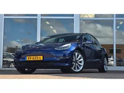 Blauw Gebruikt 2019 Tesla Model 3 Long Range Sedan | € 19.894 (Goede deal)