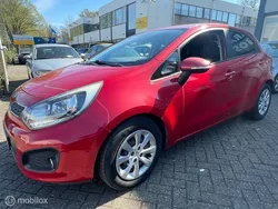 Rood Gebruikt 2012 Kia Rio Comfort Hatchback | € 4.490 (Eerlijke prijs)