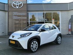 Wit Gebruikt 2025 Toyota Aygo X X-play SUV | € 18.900