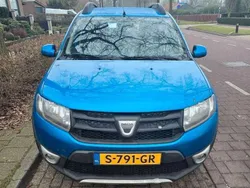 Blauw Gebruikt 2014 Dacia Sandero Stepway Hatchback | € 6.500 (Goede deal)