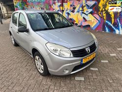 Grijs Gebruikt 2009 Dacia Sandero Ambiance Hatchback | € 750 (Eerlijke prijs)