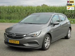 Grijs Gebruikt 2017 Opel Astra Edition Hatchback | € 13.100 (Goede deal)